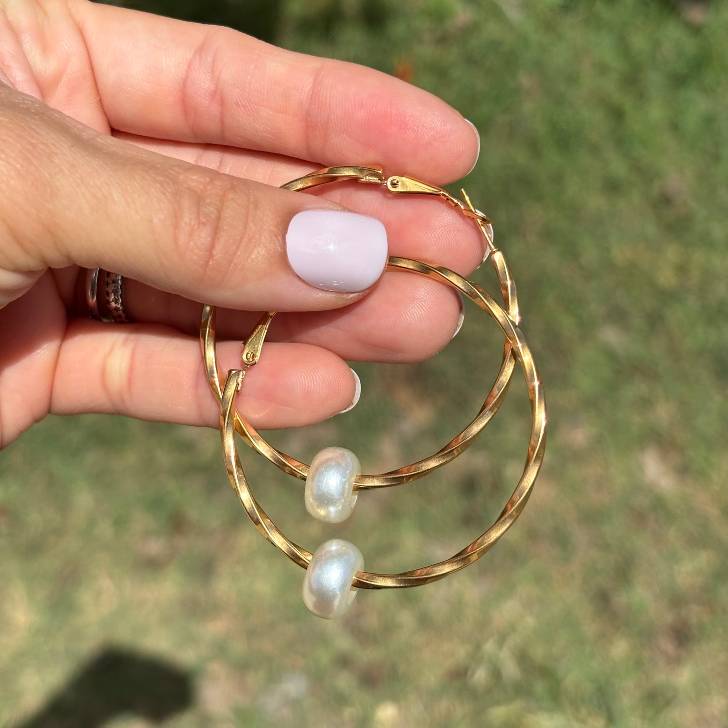 Pearls medium hoops