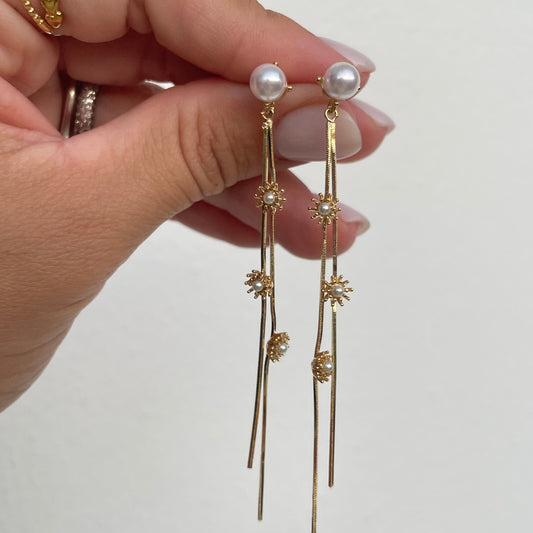 Flower drop dainty earrings