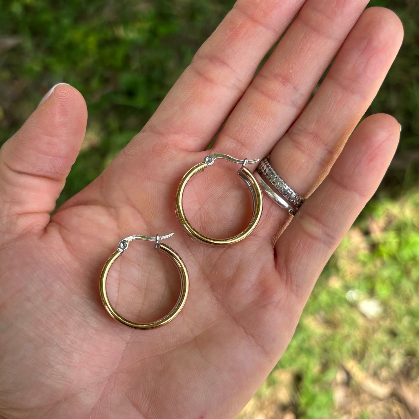 Tricolor medium hoops