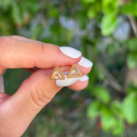 Triangle studs