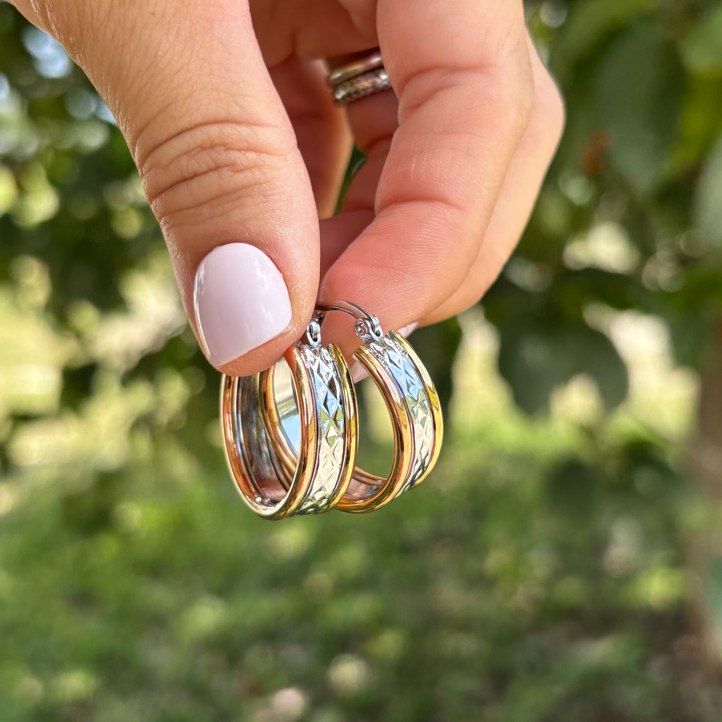 Tricolor medium hoops