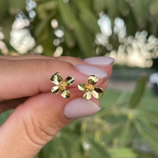 Flower studs earrings