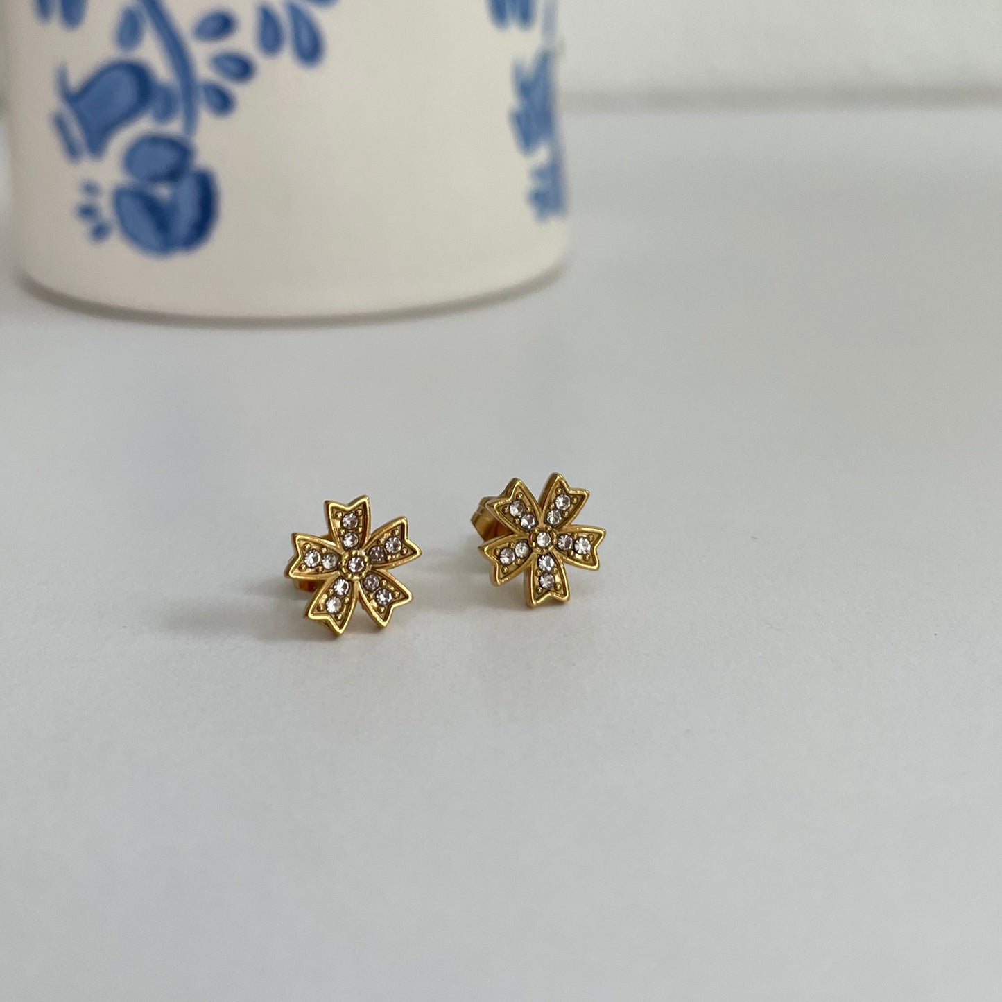 Zirconia flower studs